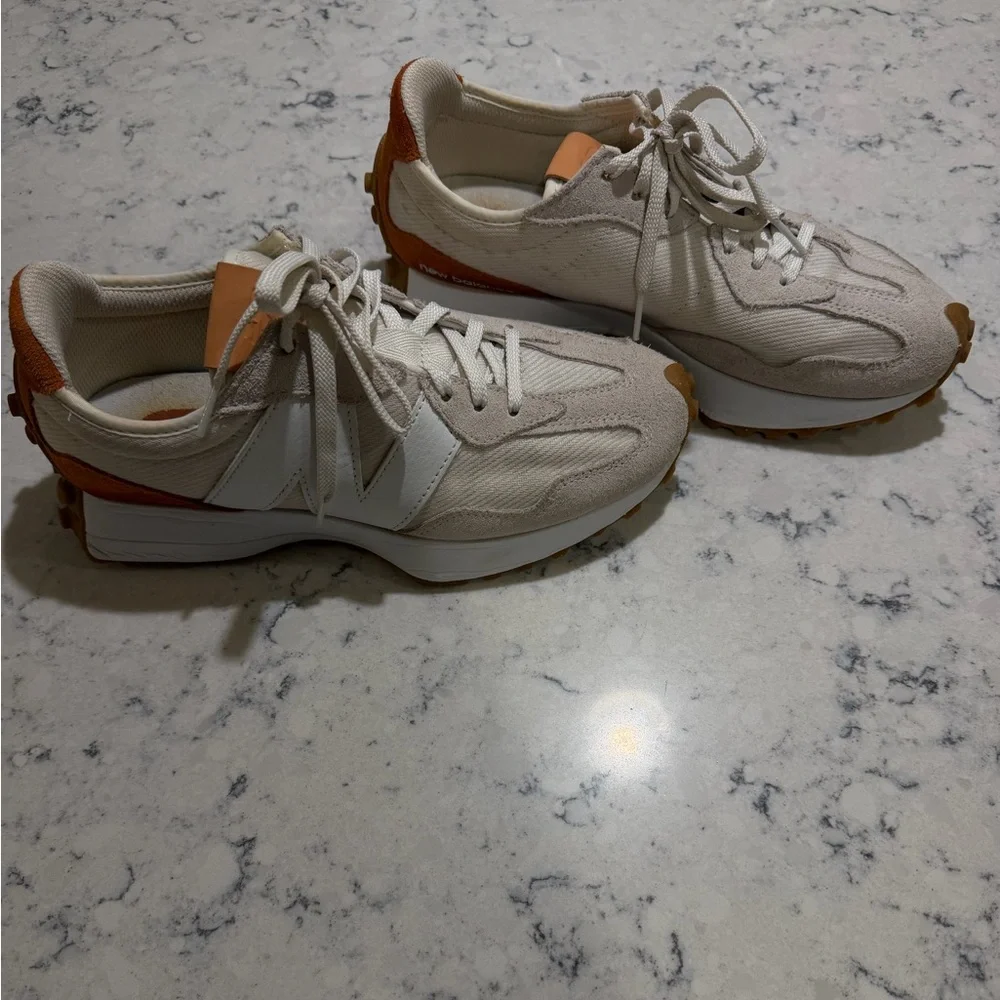 New Balance 327 — size 8.5